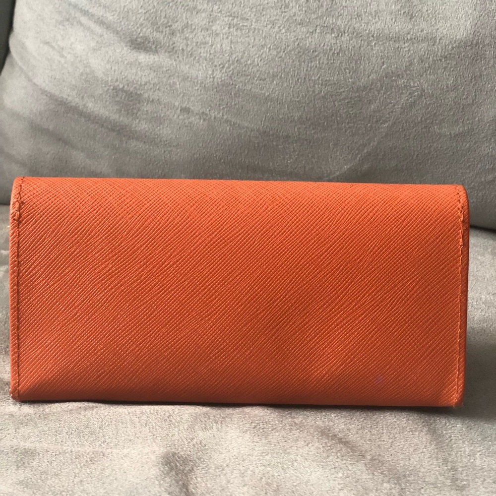 Tory Burch Case - Picture 3 of 4